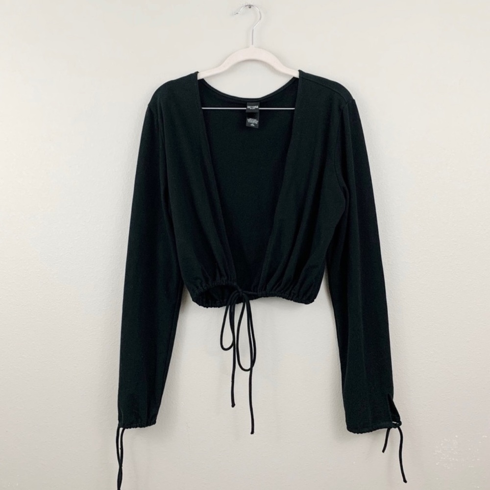 Victoria's Secret Black Long Sleeve Workout Crop Top